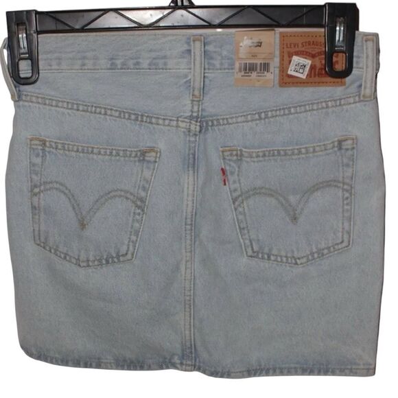 Levi’s NWT Twisted Icon Mini Demin Skirt in Mister Twister Blue Size 29 - Picture 8 of 9